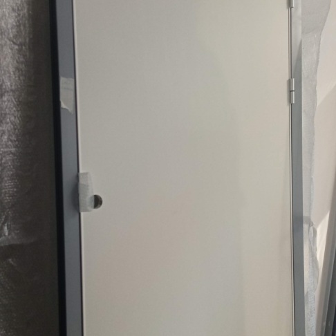 Πόρτα κάσα αλουμινίου ξύλινο φύλλο λάκα τοποθέτηση 2 LOFT 2024